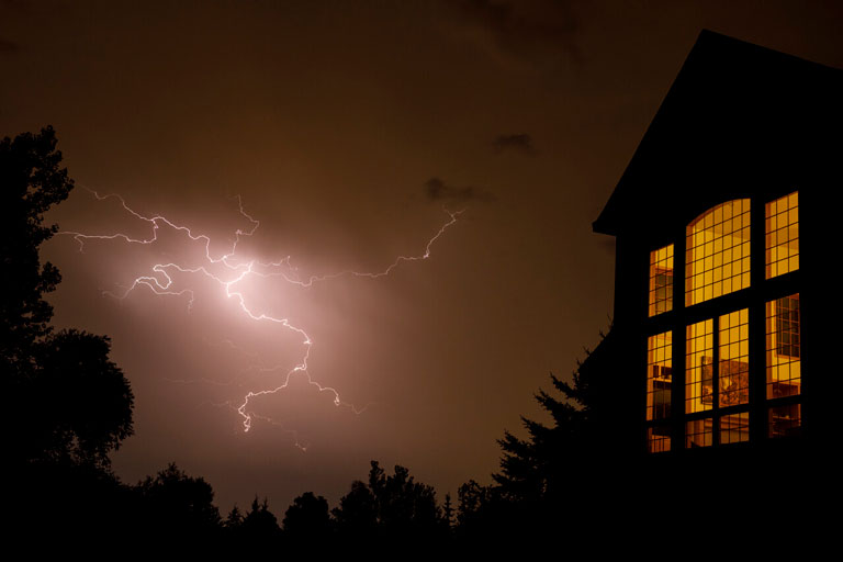 Photo of a lightning bolt in the sky